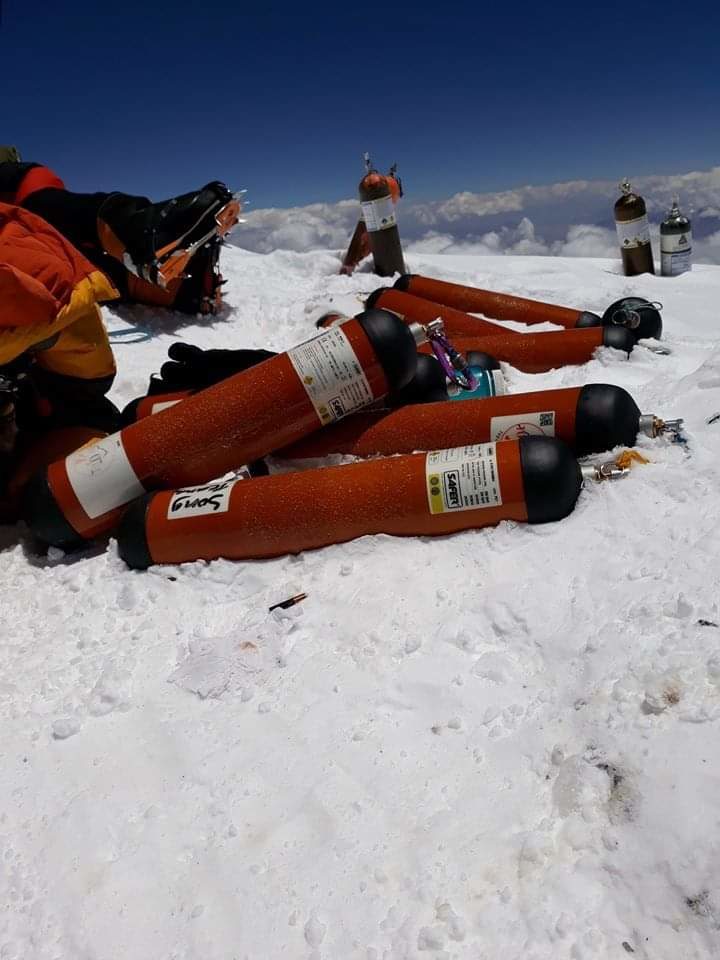 Everest balcony (2)