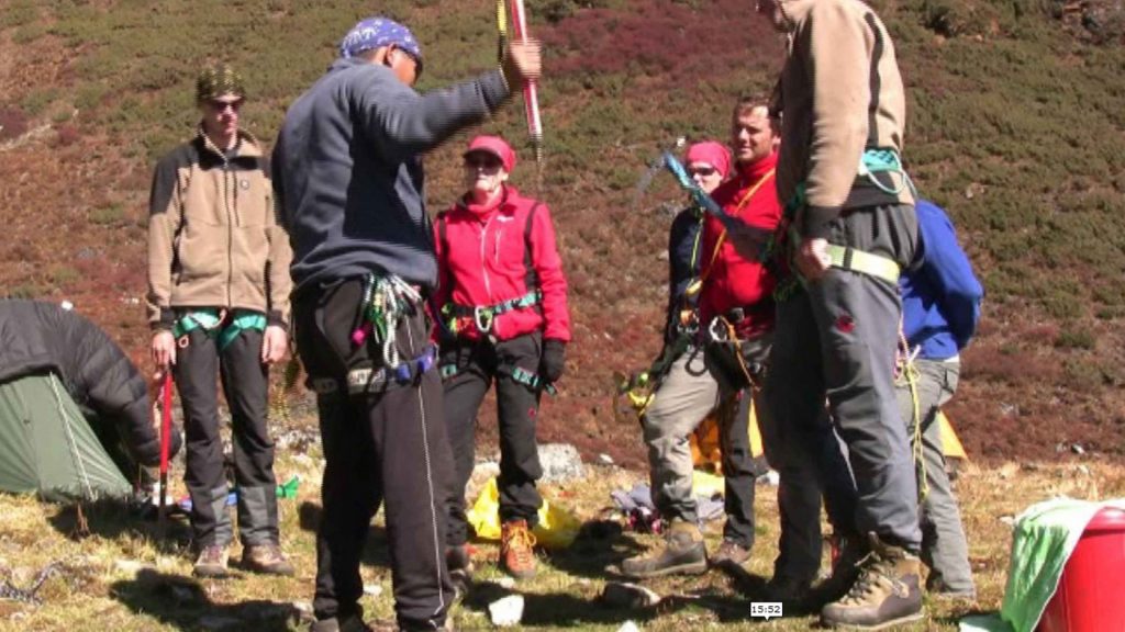 Naya kanga peak climbing 14