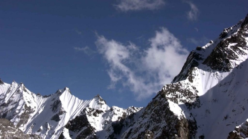 Naya kanga peak climbing 6