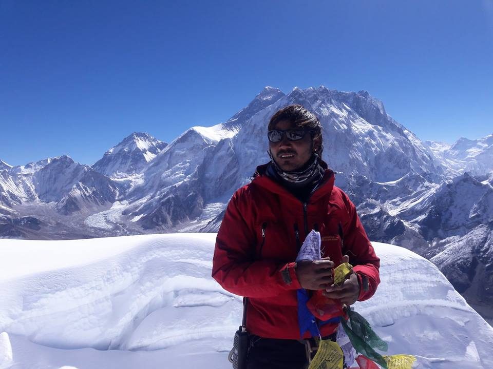 Lobuche west peak 001