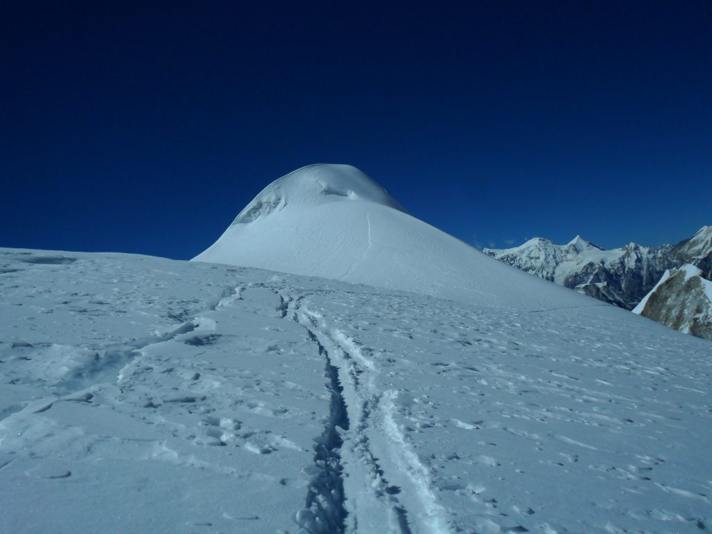 Larke peak (198)