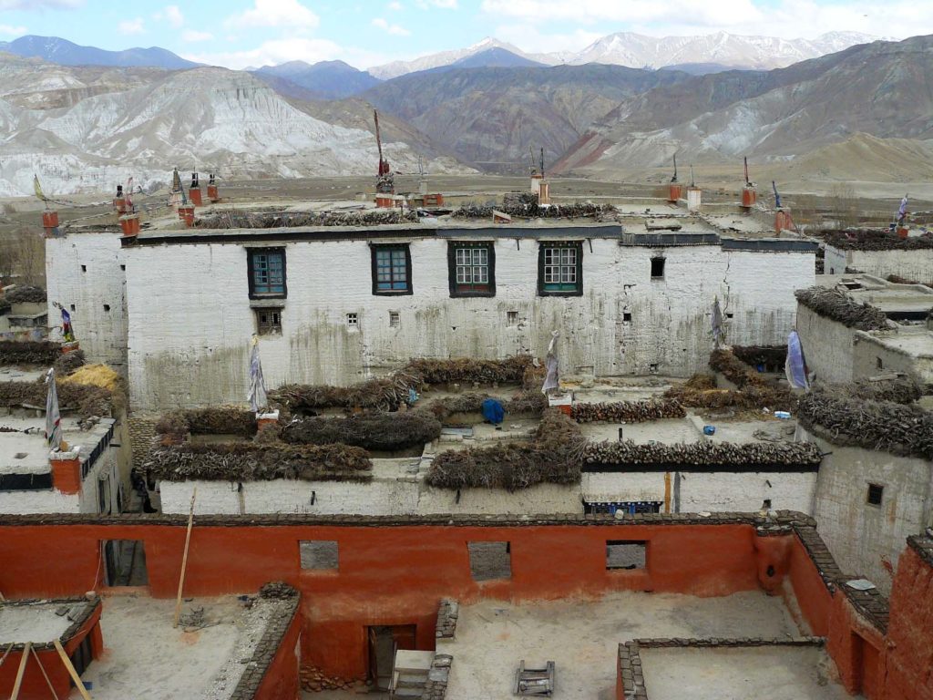 Upper mustang trek in helicopter fly out (17)